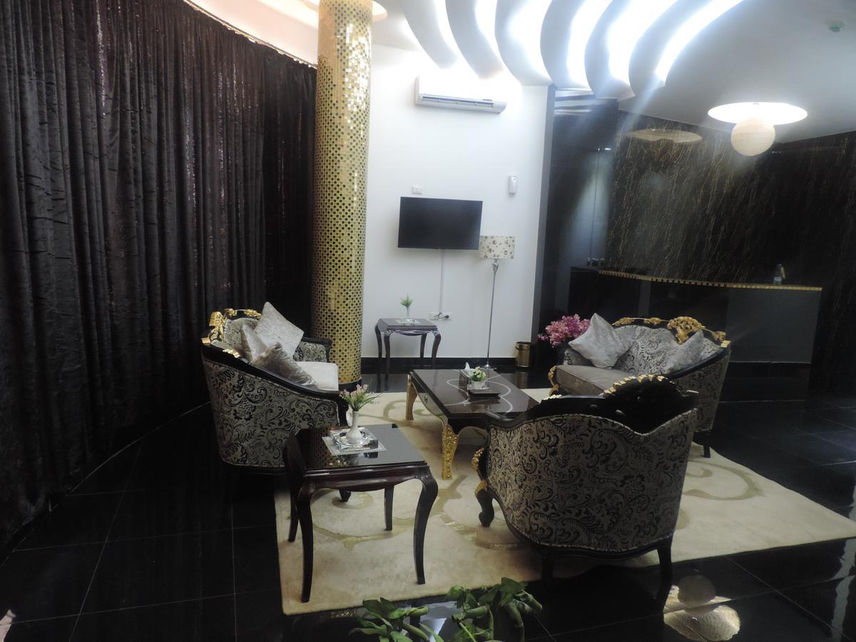 Crown Hotel Джуба Екстериор снимка